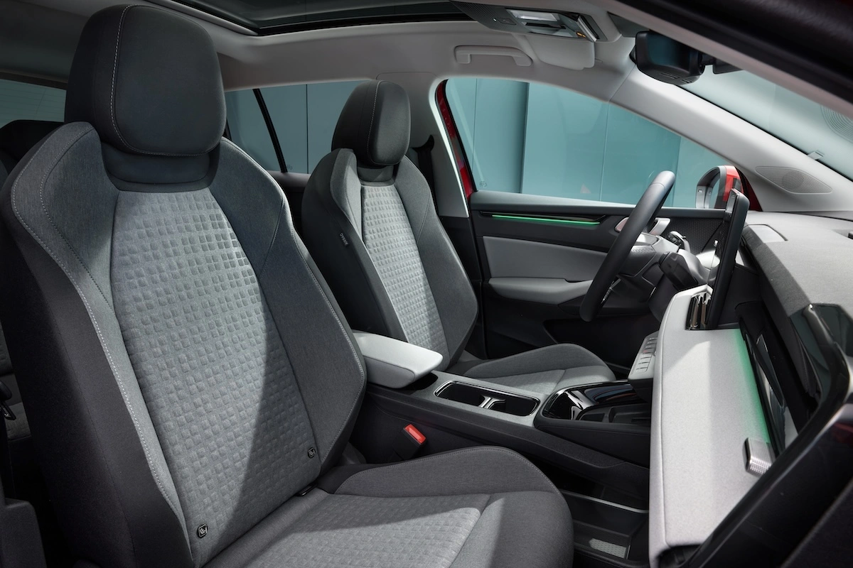 Detalhe do exterior do Skoda Epiq, incluindo jantes e design da carroçaria