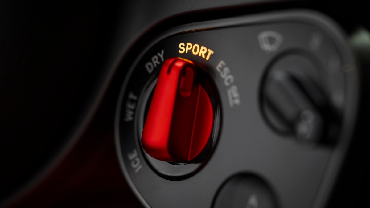 Novo ferrari eletrico luce sport mode
