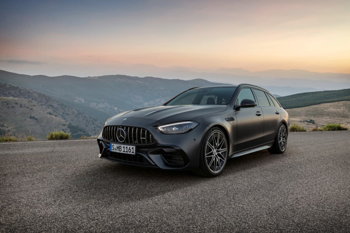 Mercedes AMG C63 S dispensa V8 sem perder potencia