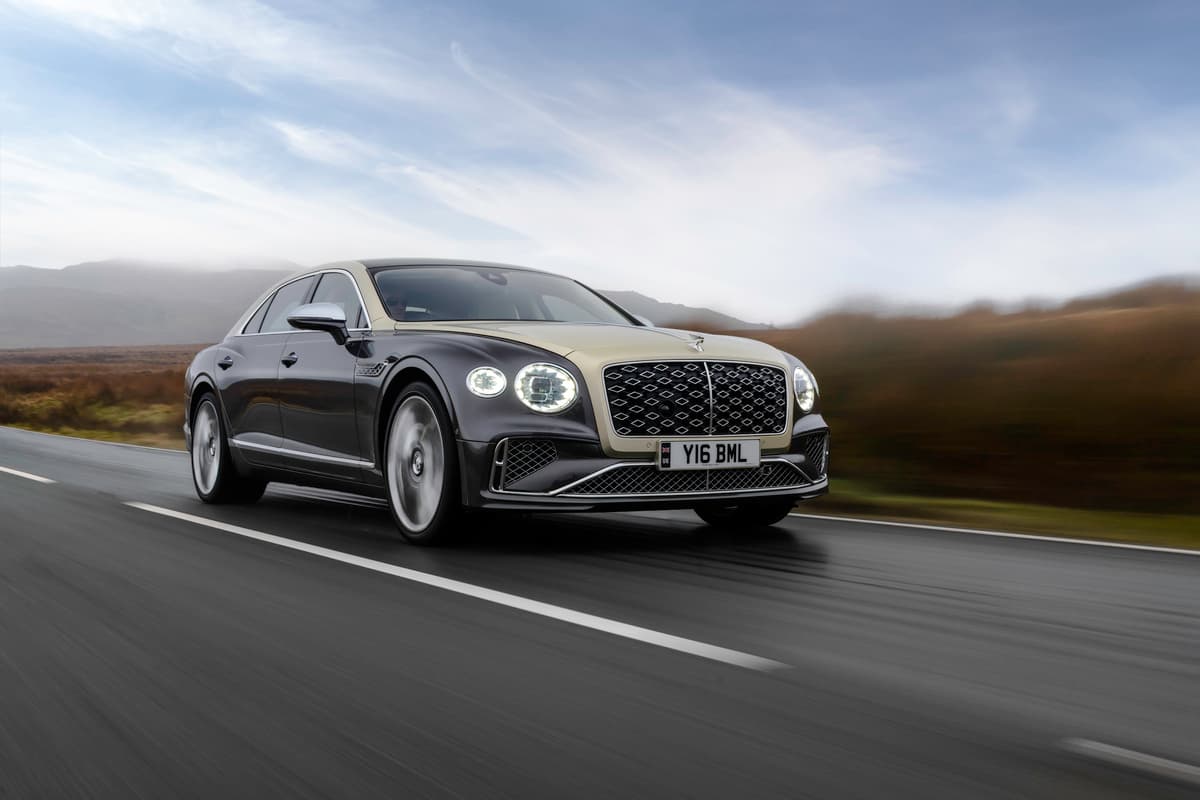 Bentley Flying Spur Mulliner prateado
