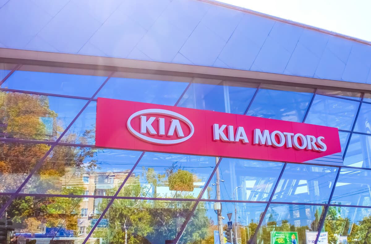 Kia leva criança portuguesa a entrar em campo no Mundial