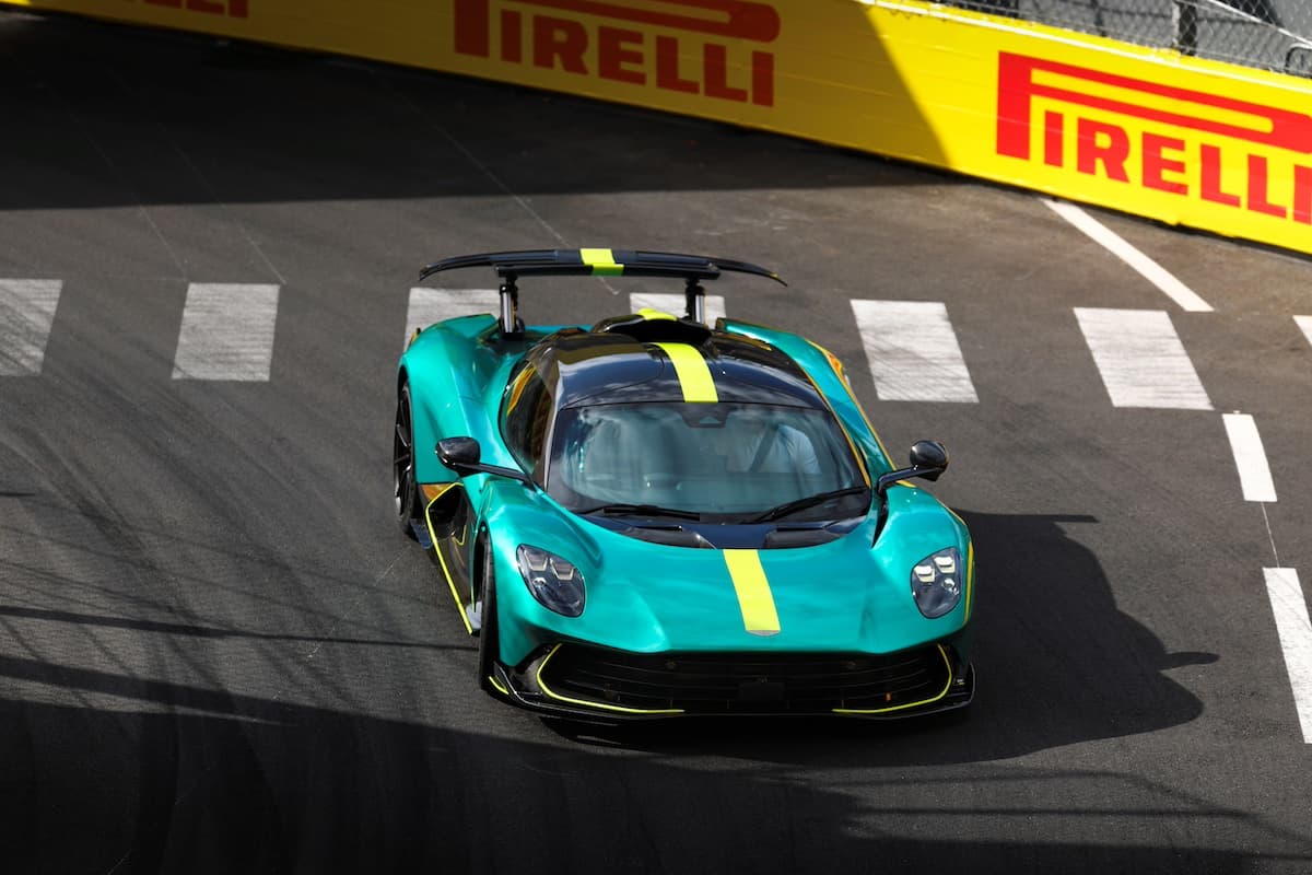 Potência Aston Martin Valhalla: números, aceleração e comportamento dinâmico