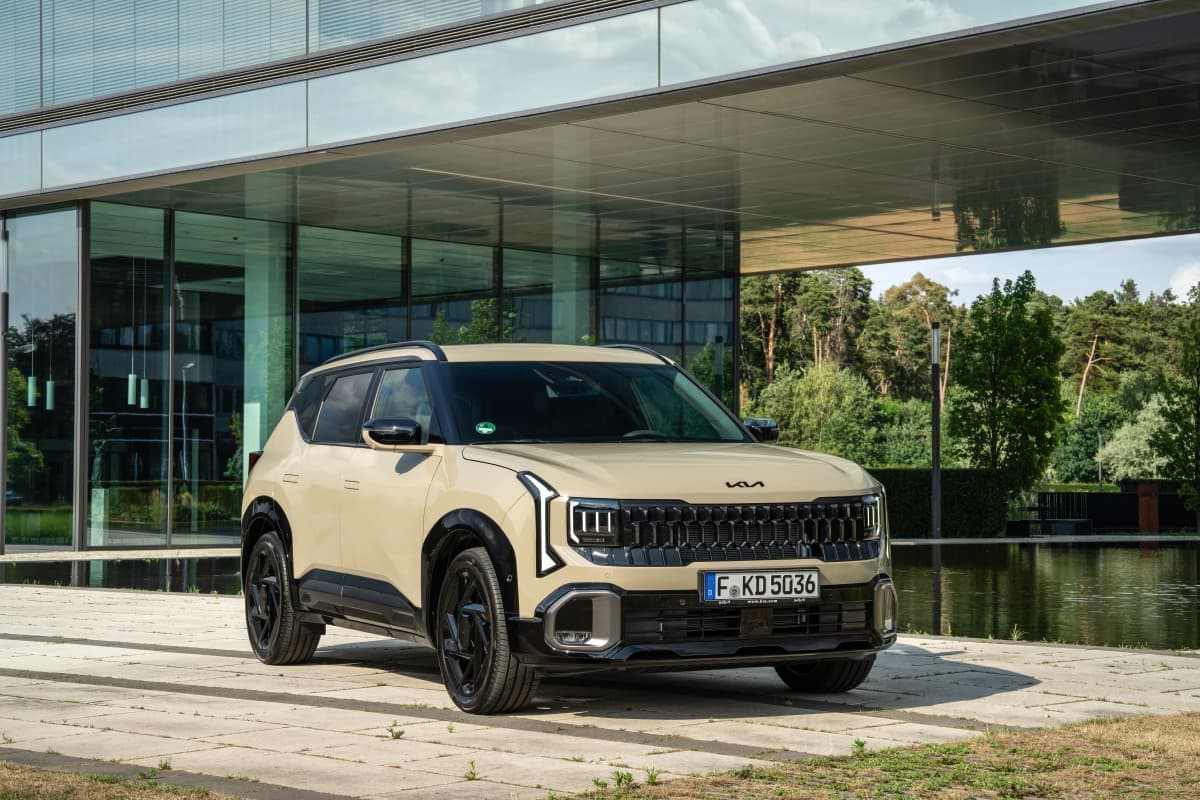 Bagageira do Kia Seltos aberta com indicação da capacidade de carga