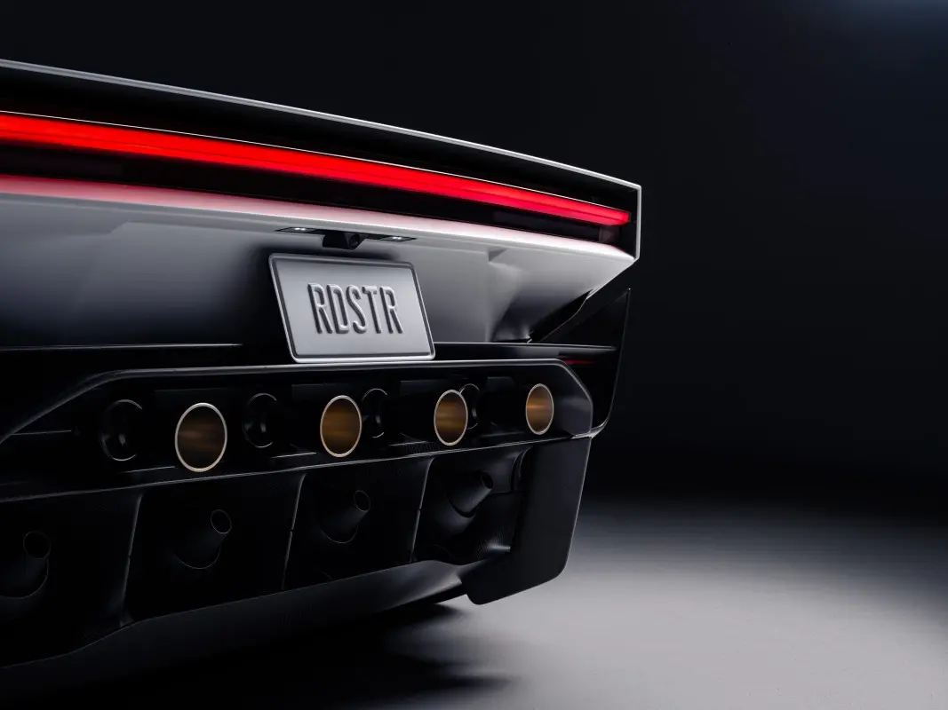 pneus de alta performance montados no Tesla Roadster