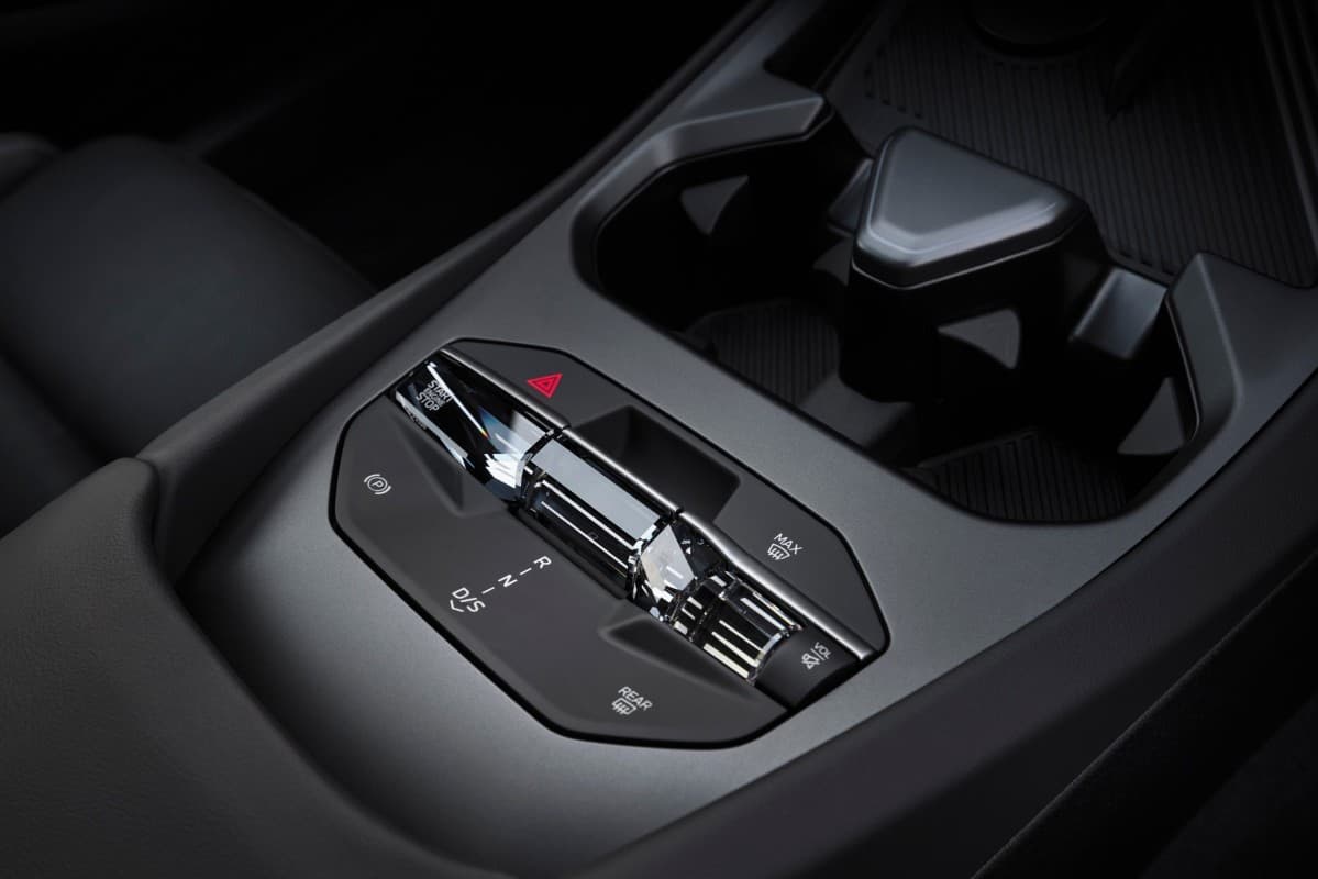 O interior do novo bmw m350 xdrive estreia o idrive x com ecrã de 17,9 polegadas e um menu dedicado ao launch control