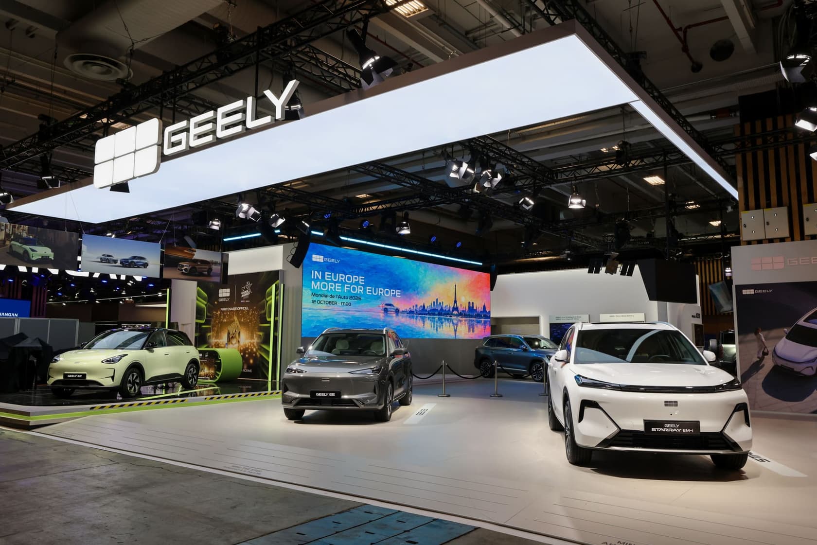 Os geely e2 e5 e starray em i marcaram presença no salão automóvel de paris ao lado da estreia europeia do monjaro em i