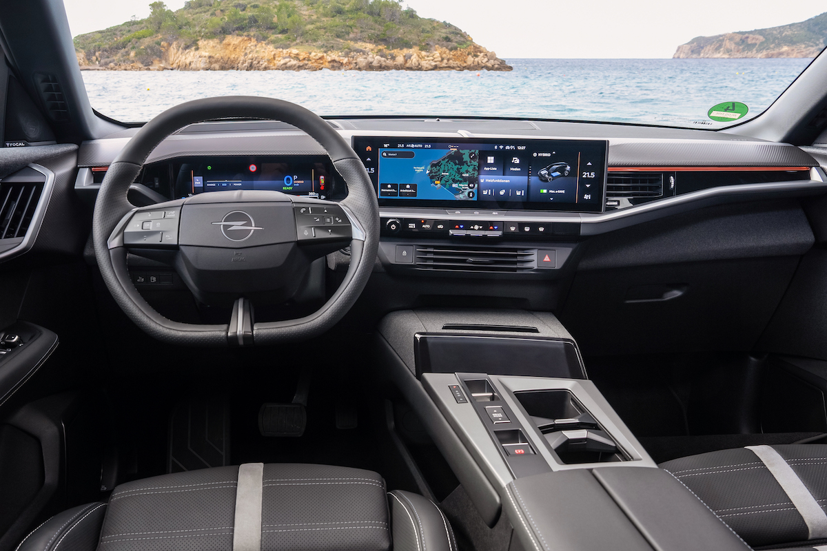 Opel Grandland SUV interior