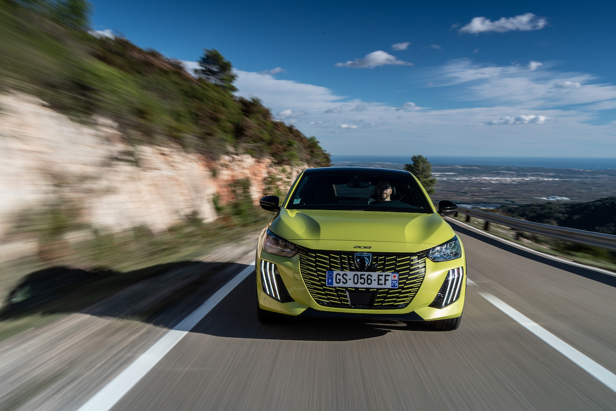 Peugeot e-208 elétrico
