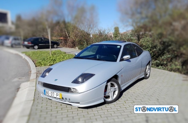 Carros iconicos fiat coupe