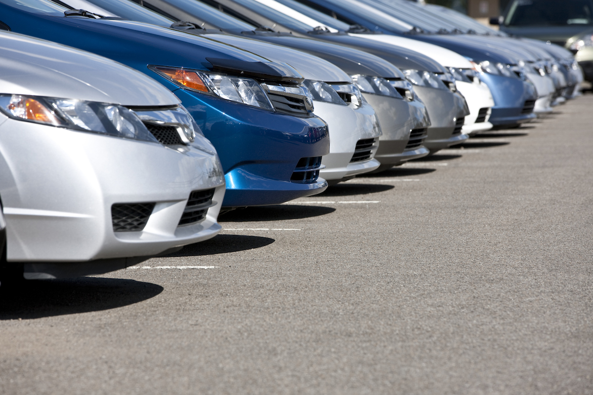 Apresentamos 7 carros baratos com mais de 200cv