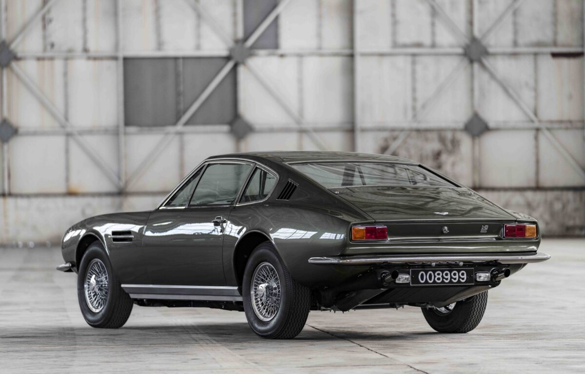 Aston Martin DBS Standvirtual