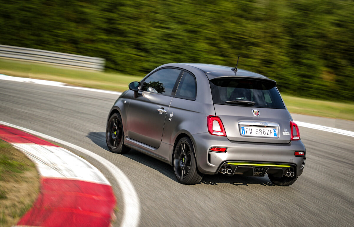 Abarth 595 Pista carro desportivo novo