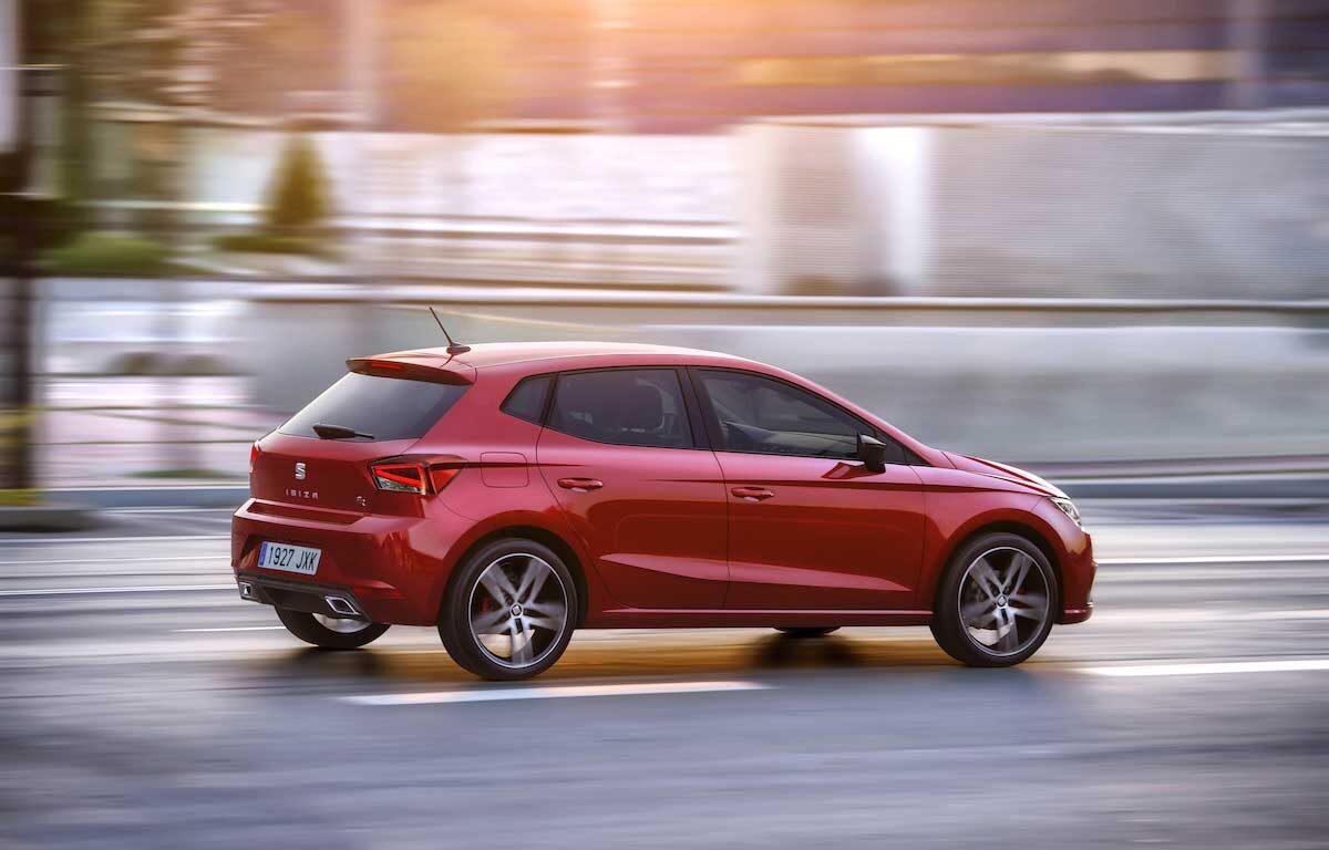 SEAT IBIZA carro desportivo gasolina