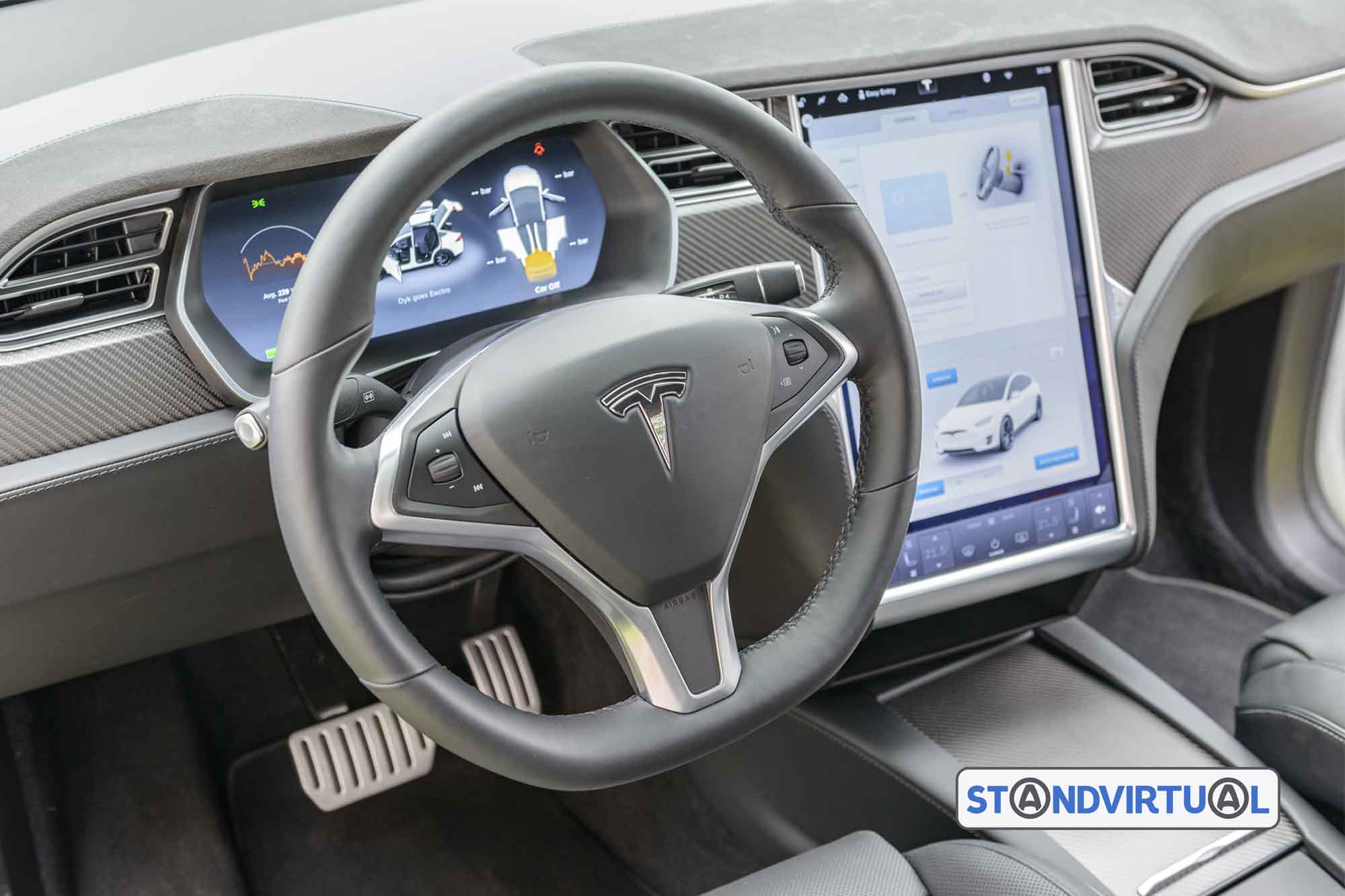 Tesla impedida de usar termo Autopilot