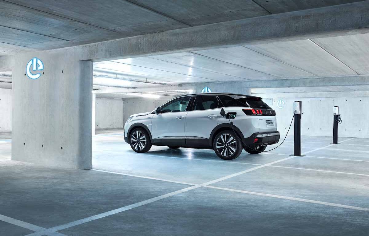 PEUGEOT 3008 PHEV usado