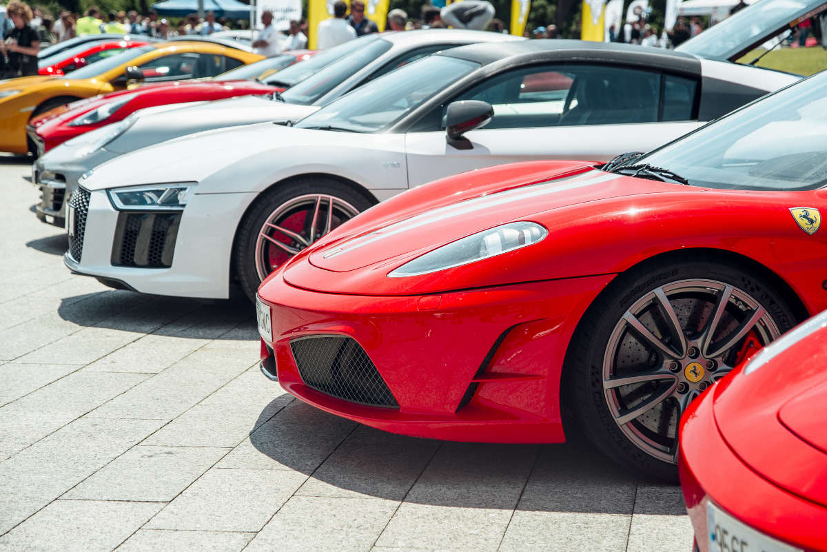 Vendas de carros de luxo aumentam durante a pandemia
