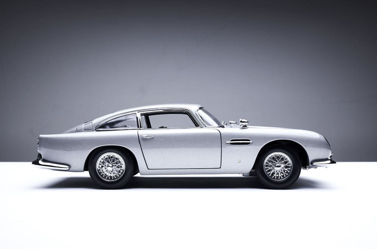 aston martin bd5