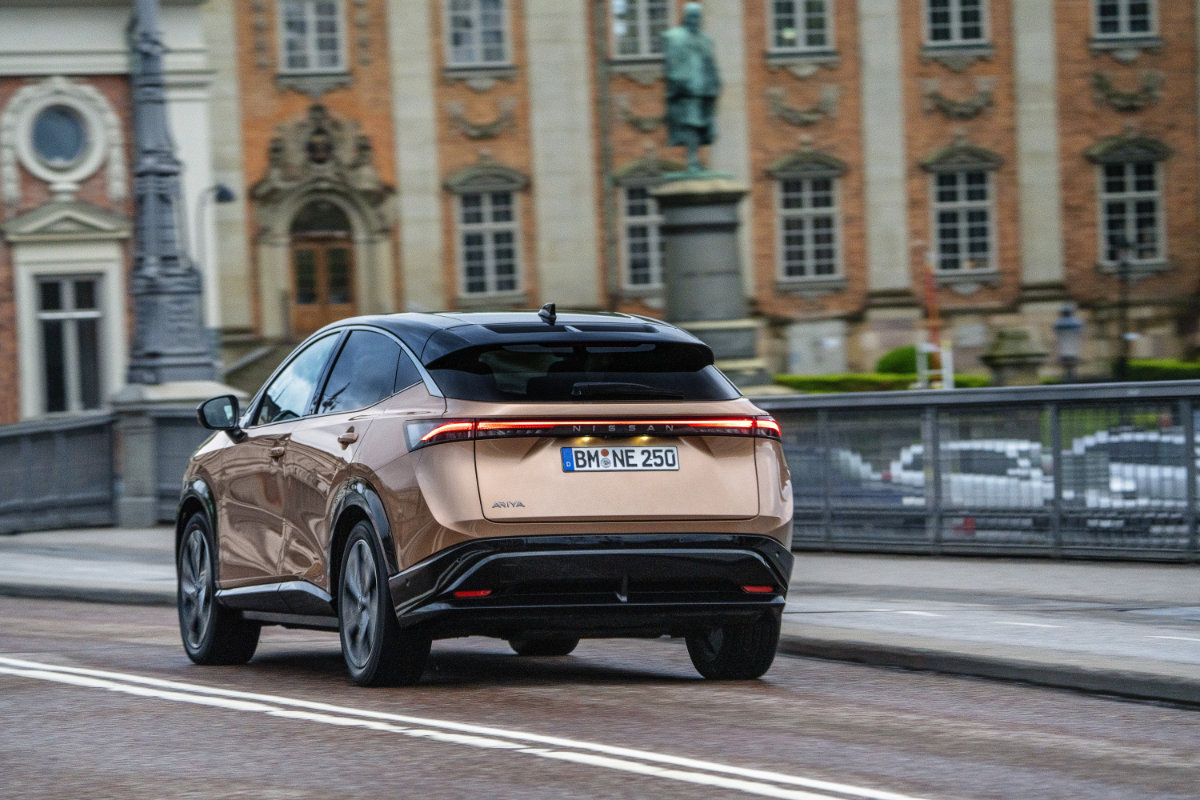 Novo SUV eletrico Crossover Nissan Ariya Standvirtual