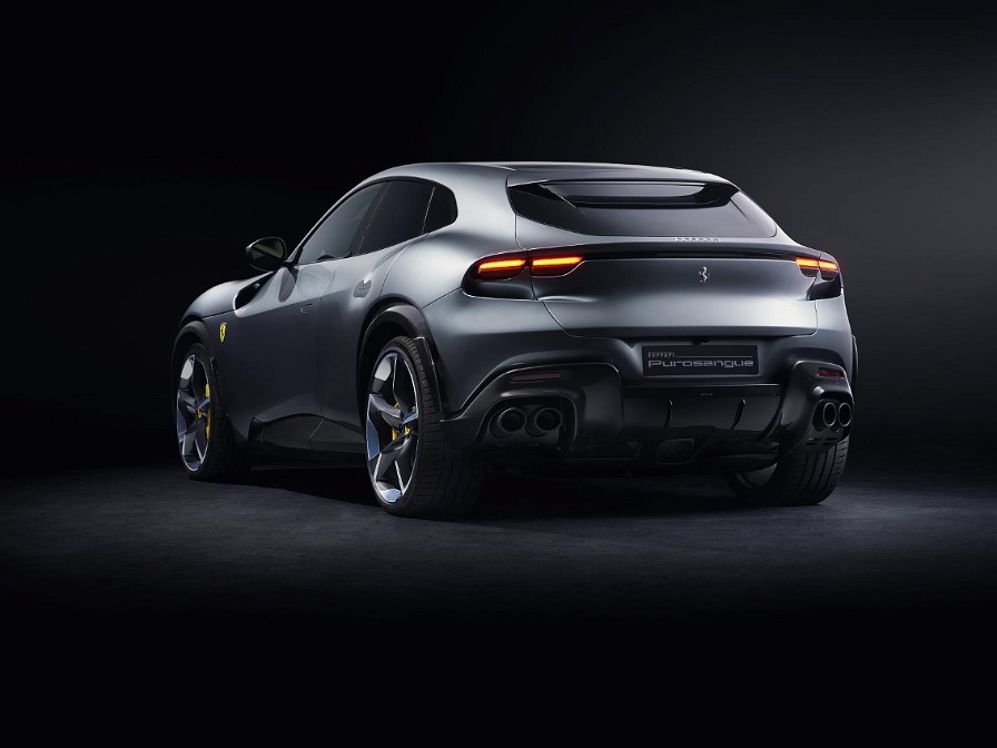 ferrari purosangue traseira