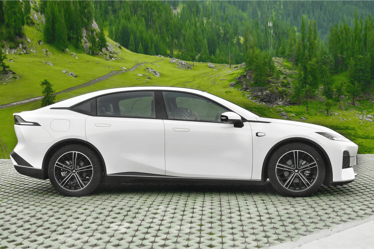 China clone Tesla metade do preco