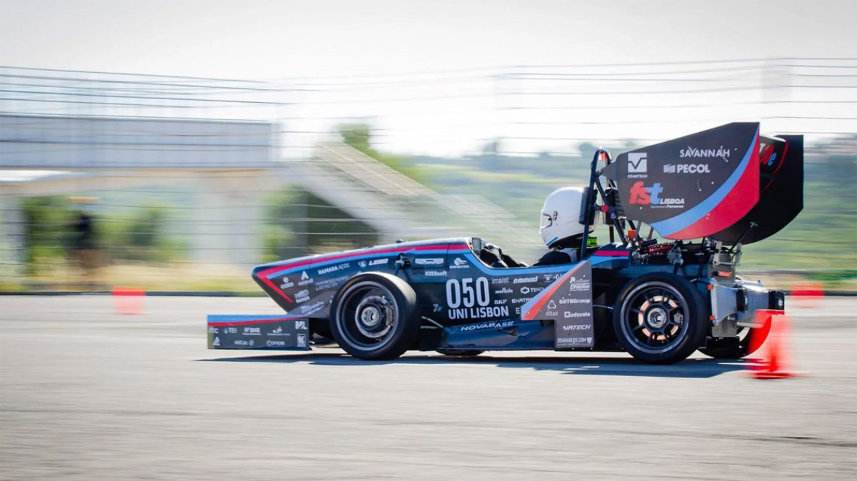 Estudantes do Instituto Superior Técnico criam prototipo de carro autonomo