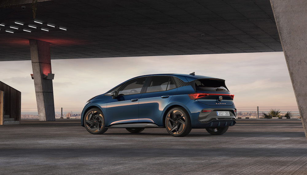5 carros desportivos elétricos novos