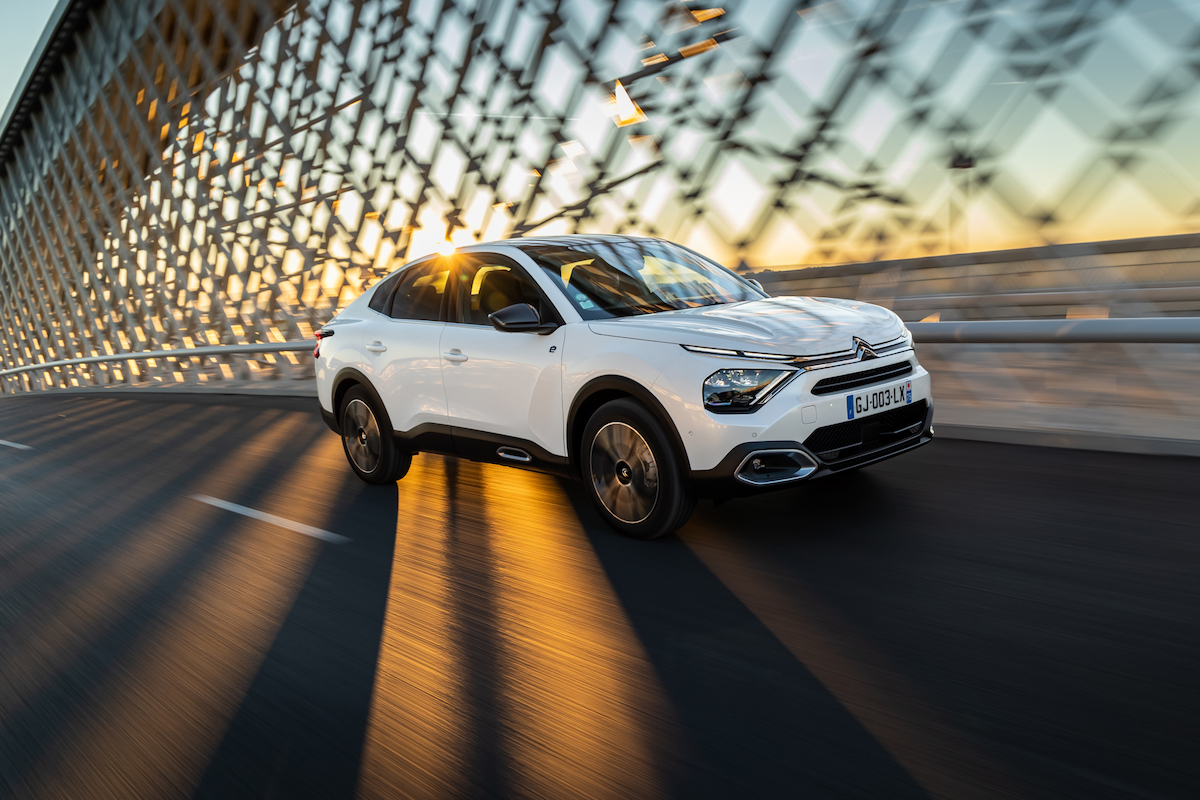Citroën C4 X marcha-atrás para avançar