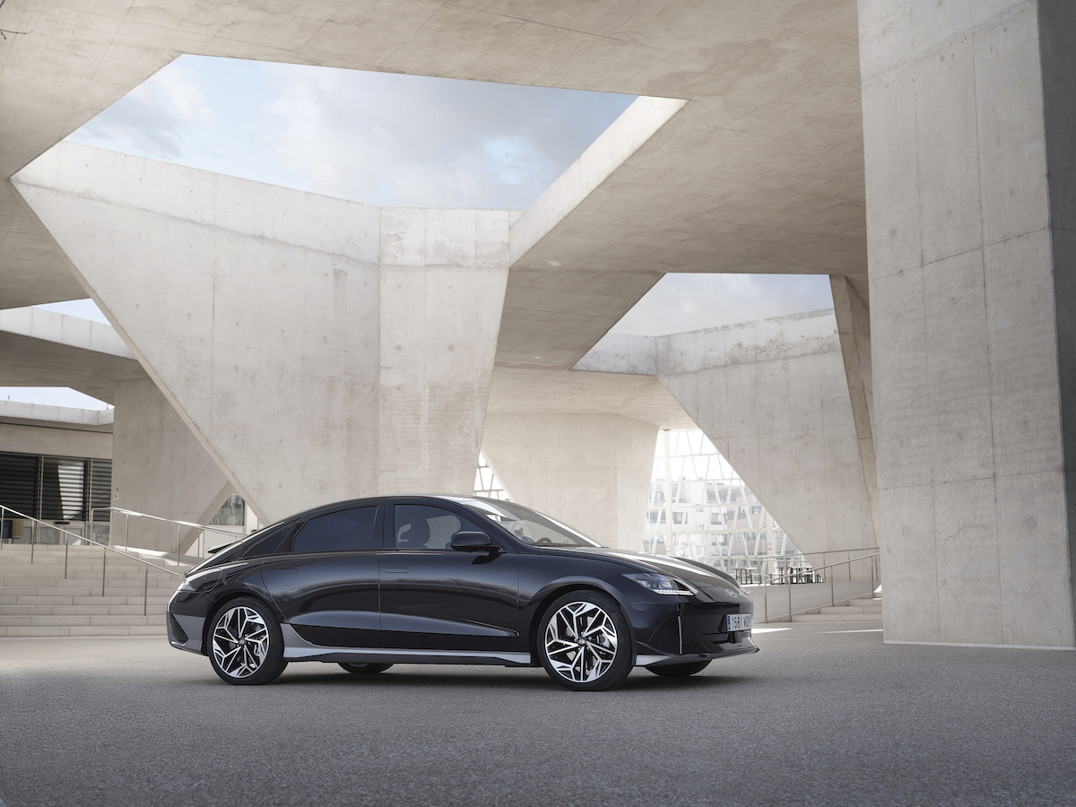 Hyundai Ioniq 6 lado