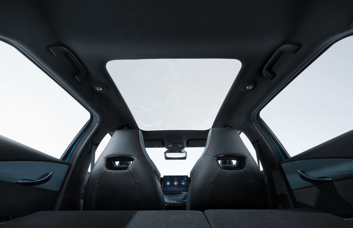 BYD Dolphin teto panorâmico