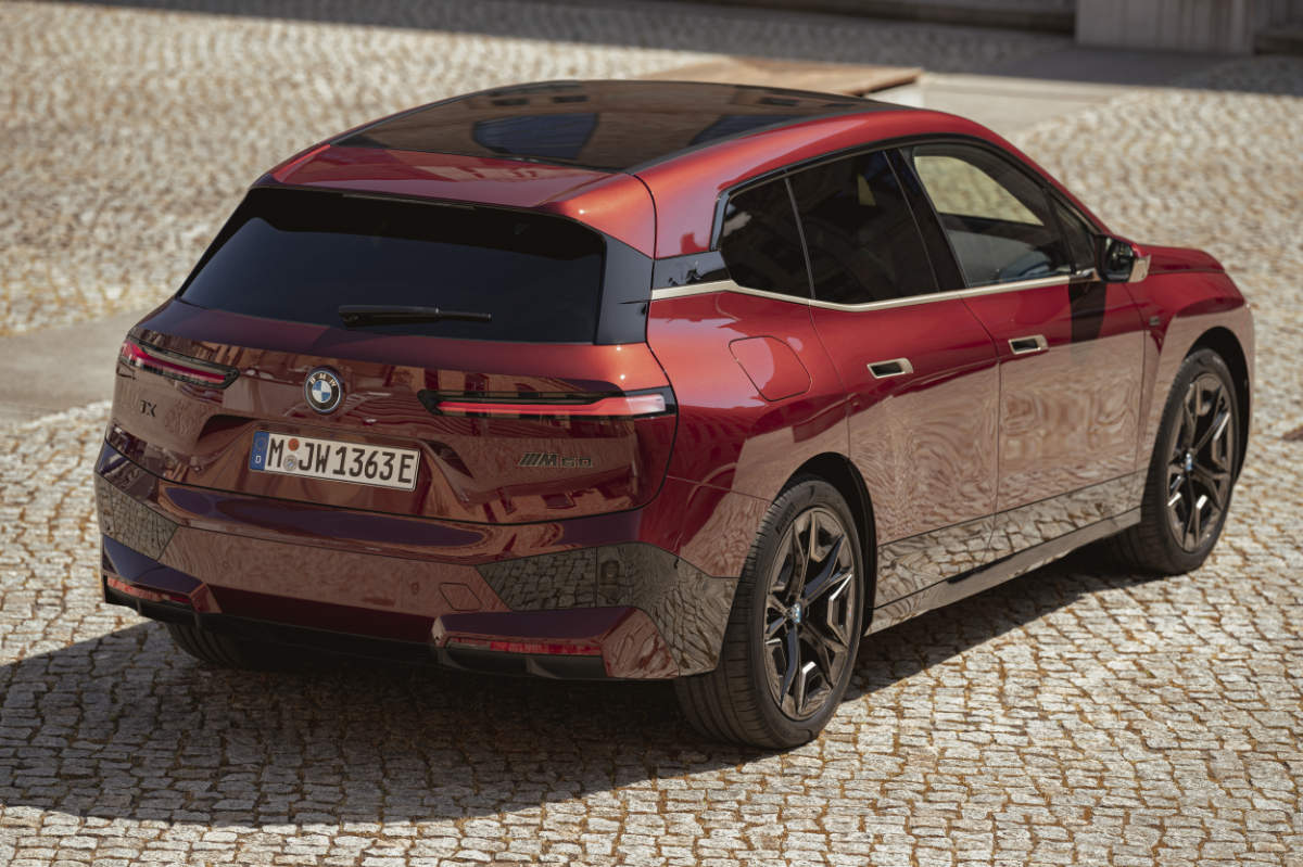 aSUV BMW iX elétrico Standvirtual