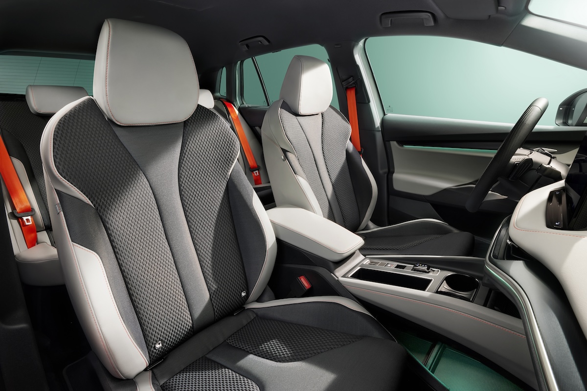Skoda Elroq bancos frontais