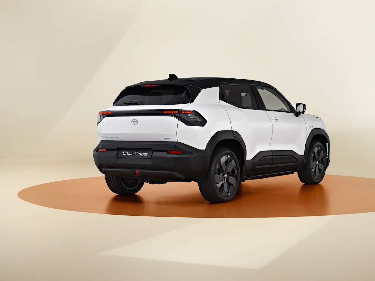 Novo Toyota Urban Cruiser traseira