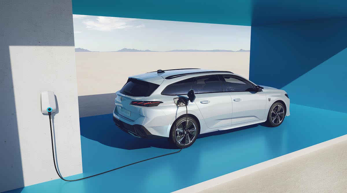 PEUGEOT E-308 carregamento