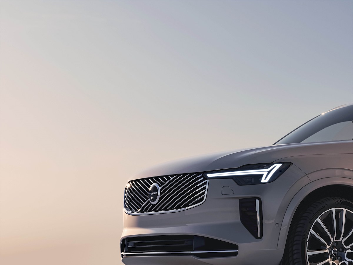 Volvo XC90 exterior