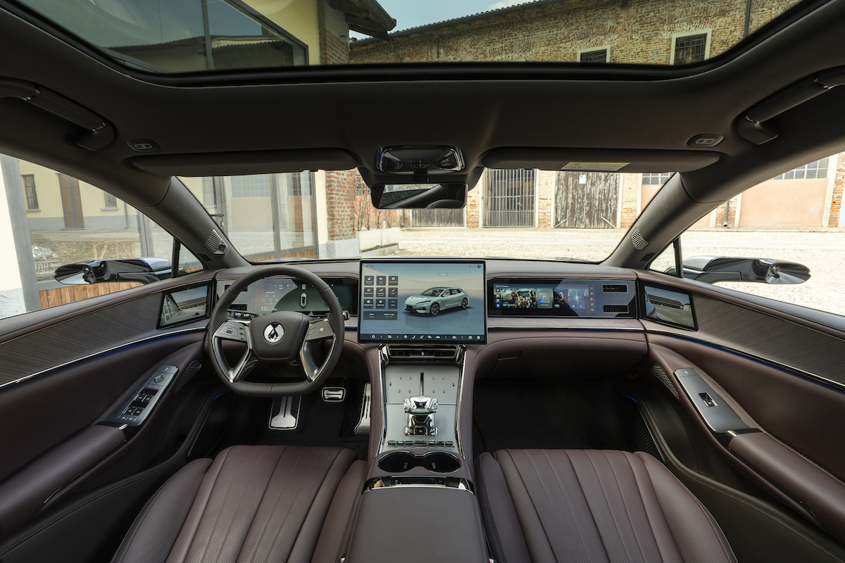 DENZA Z9 GT interior