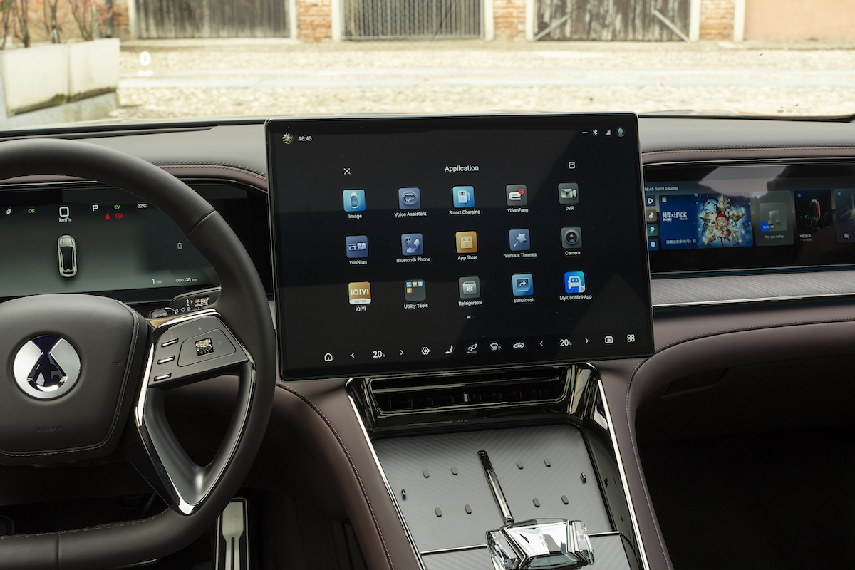 Denza Z9 GT design interior