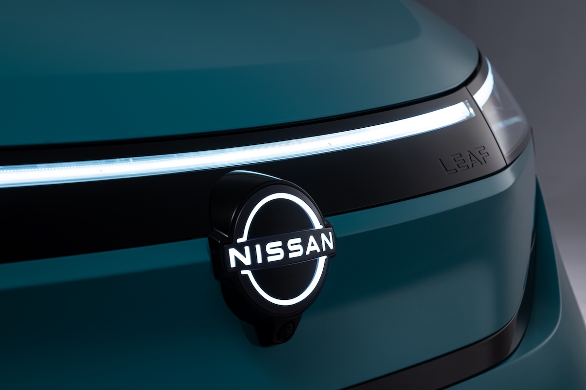 Novo Nissan Leaf assinatura luminosa
