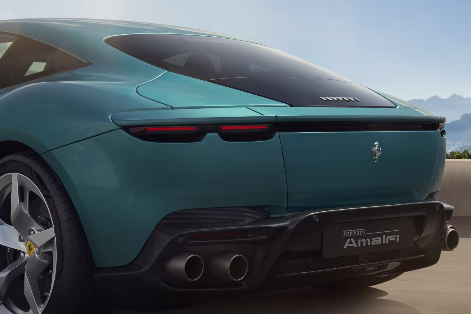 Novo Ferrari Amalfi escapes