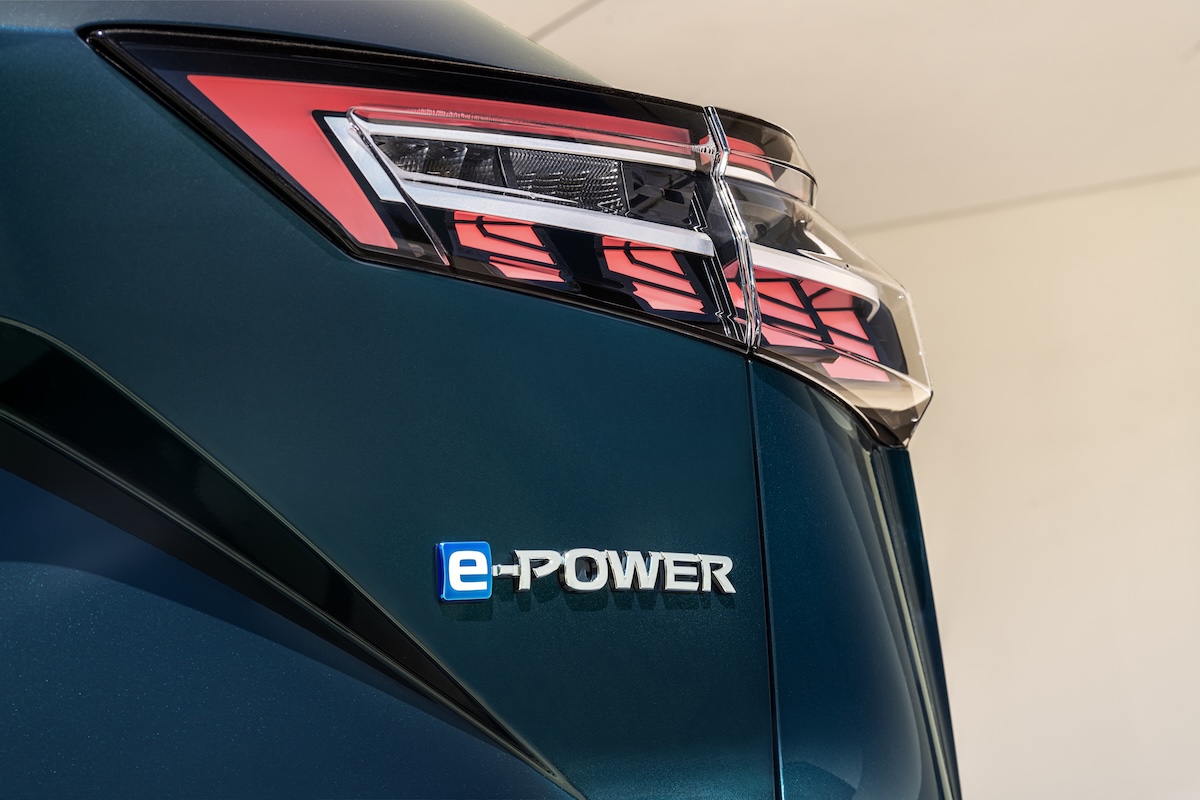 Novo Nissan Qashqai e-power lettering