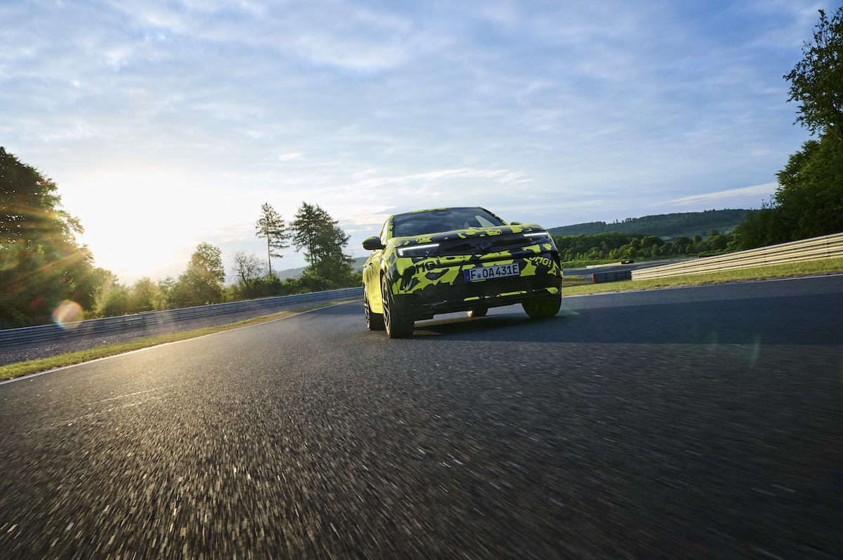 Novo Opel Mokka GSE frente