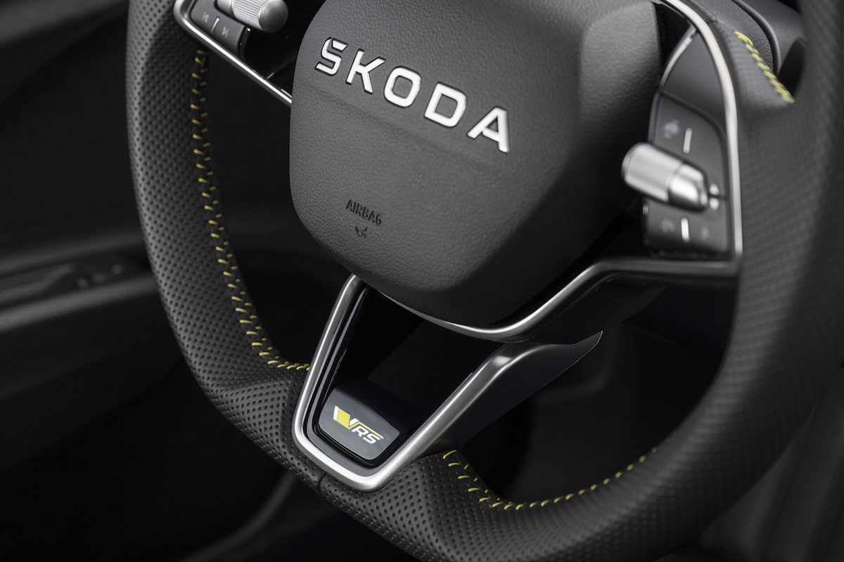 Novo Skoda Elroq RS volante