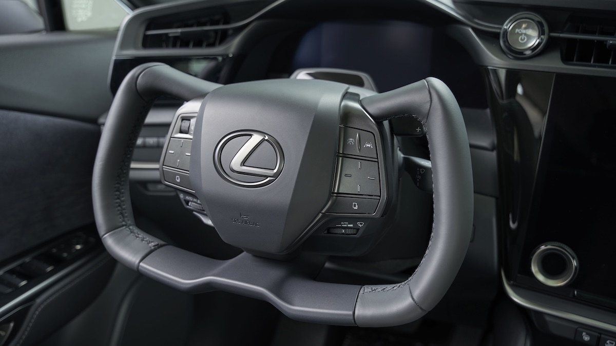 Volante Lexus RZ 2026