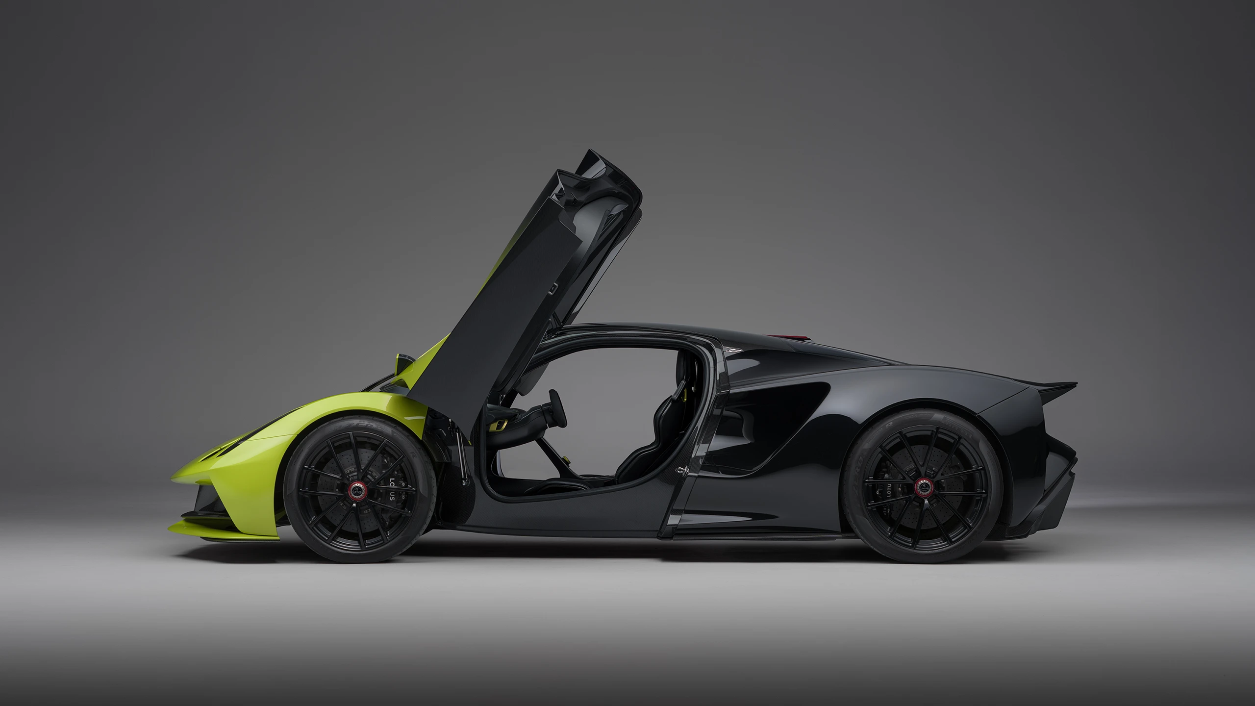 Lotus Evija lateral
