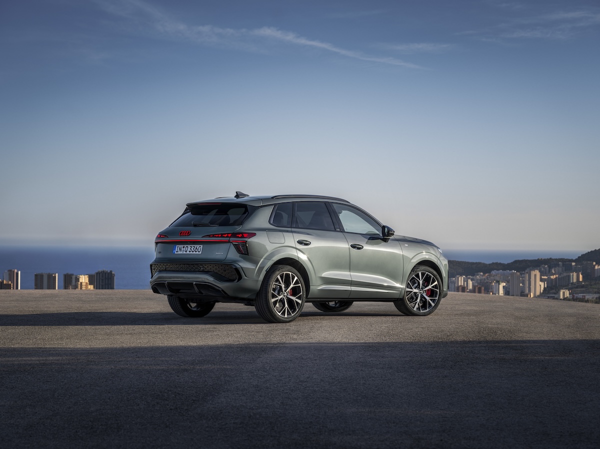 Novo Audi Q3 SUV lateral