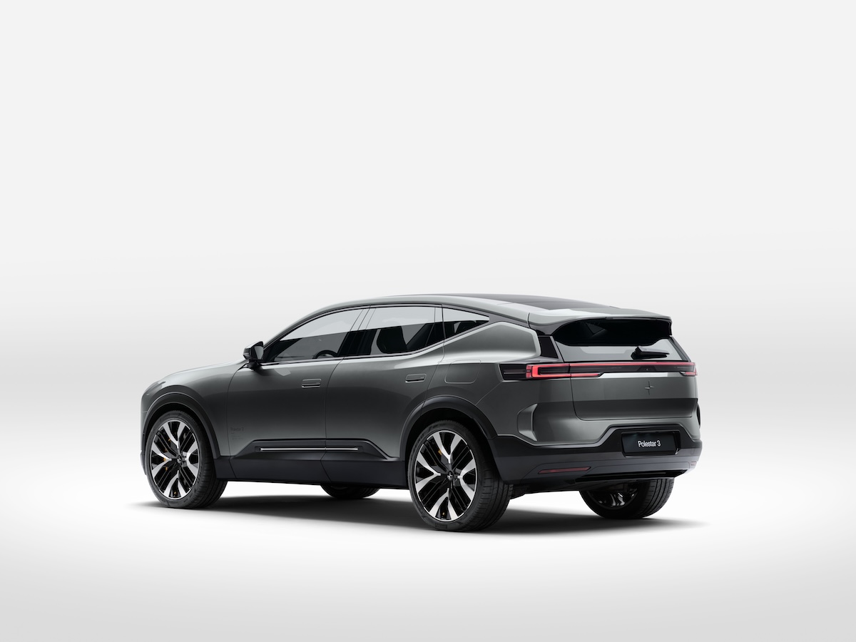 Novo Polestar 3 lateral traseira