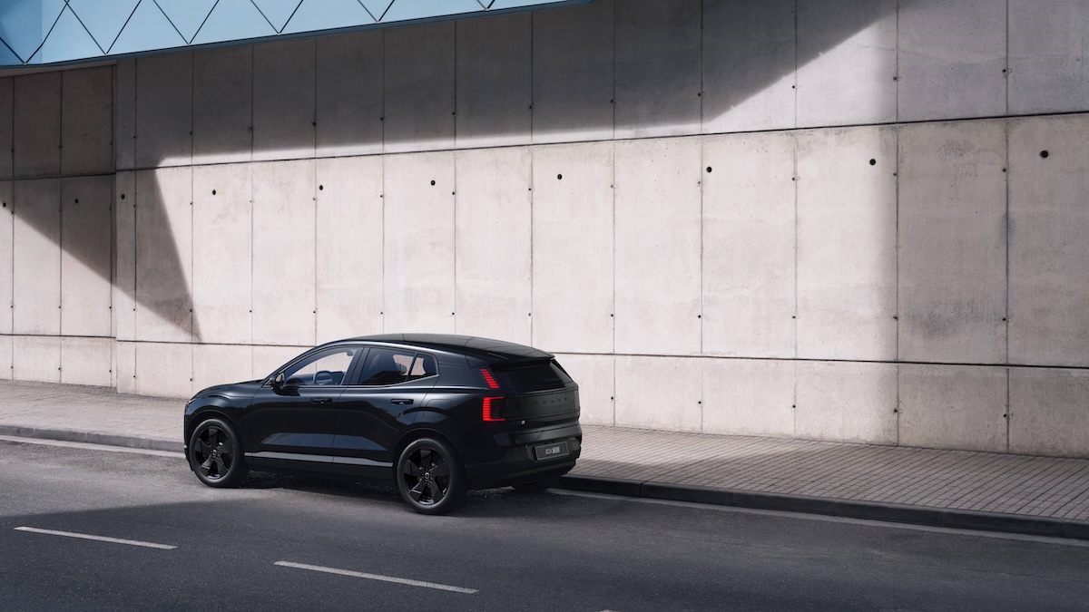 Volvo EX30 Black Edition lateral