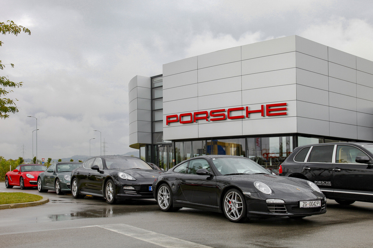 Motor W18 da Porsche com três turbocompressores, patenteado em 2025