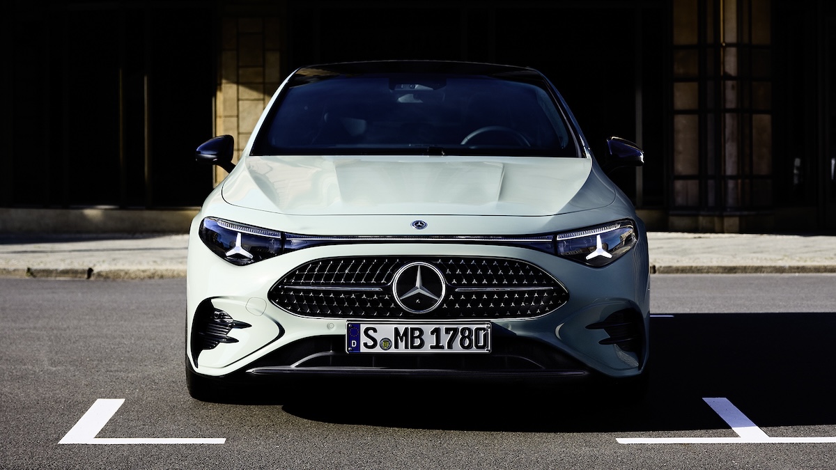 Novo mercedes CLA híbrido traseira
