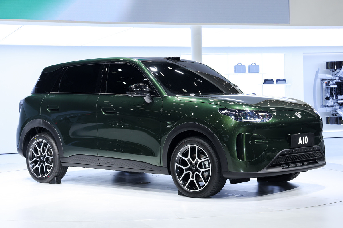 Perfil lateral do SUV elétrico Leapmotor A10