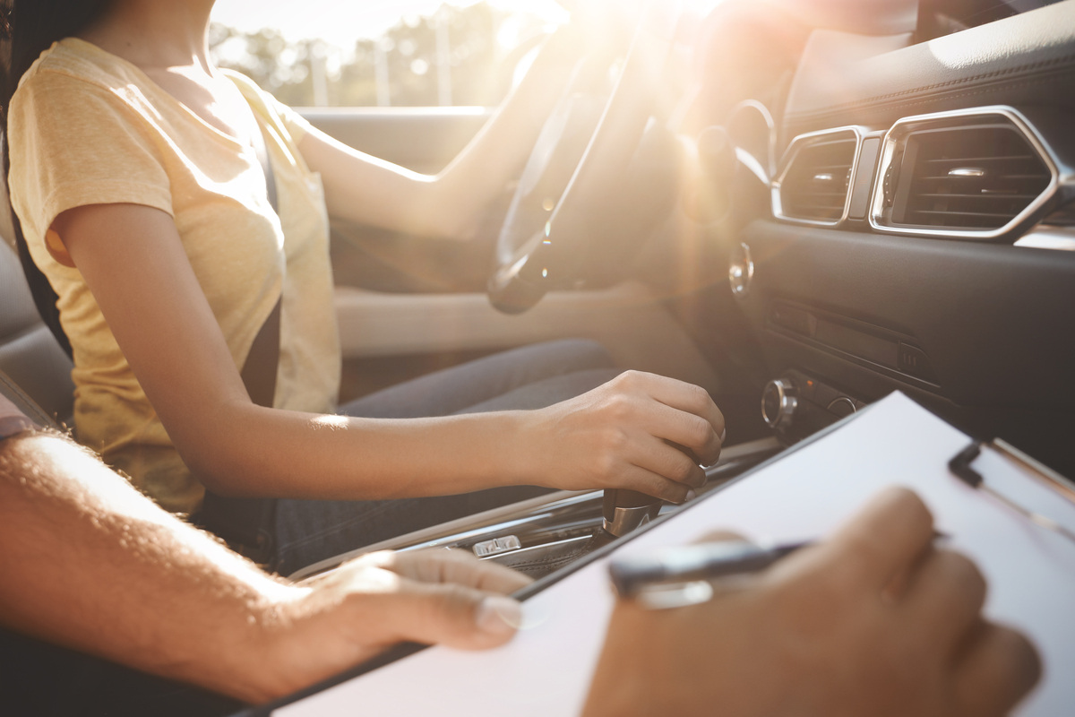 Como fazer a transferência de propriedade de um carro entre particulares